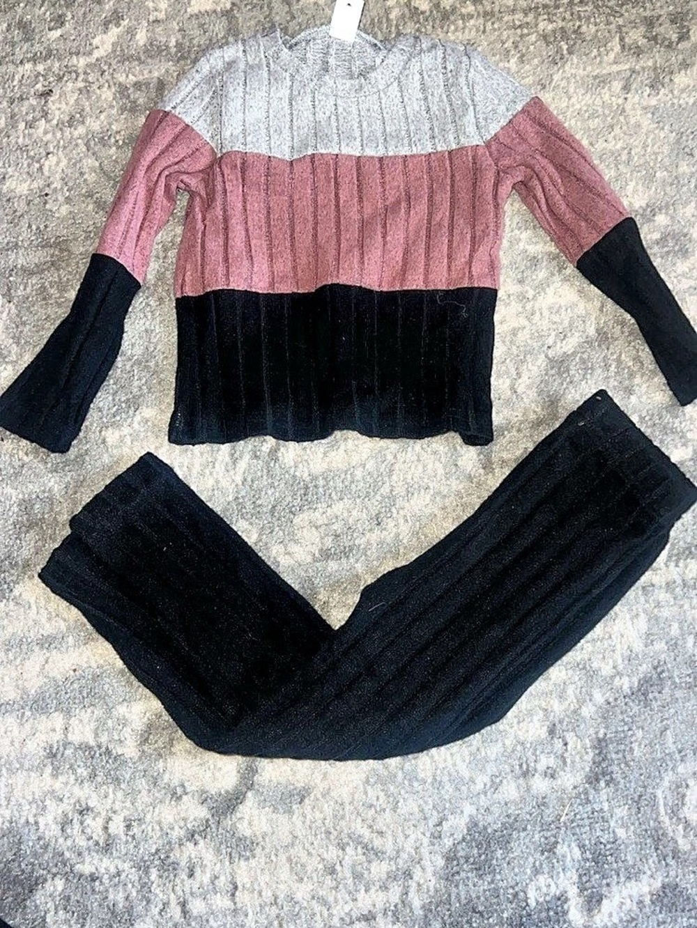 Kids 12Color Block Sweater in Black & Pink Like New